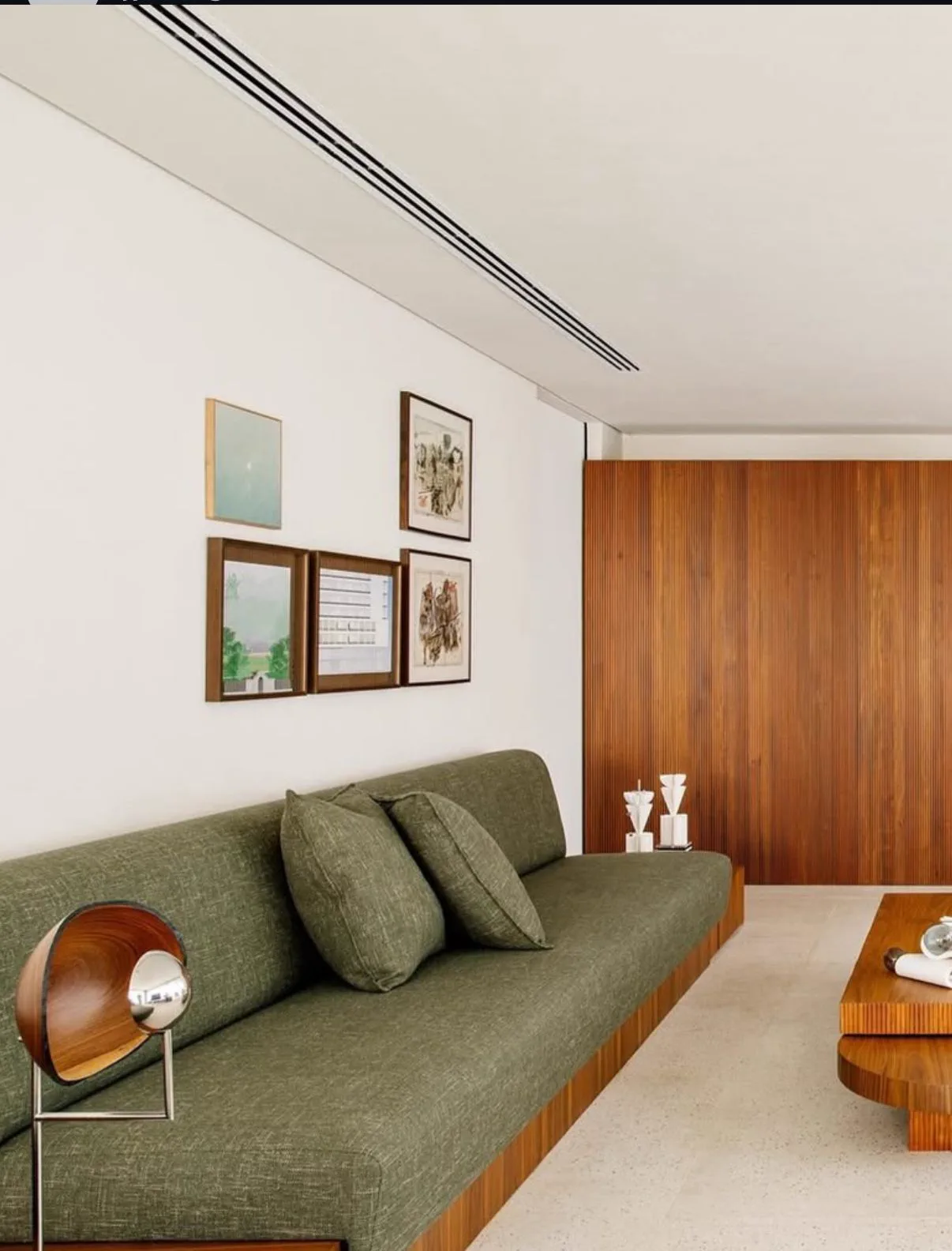 Sala de estar residencial de alto padrão executada pela JPB